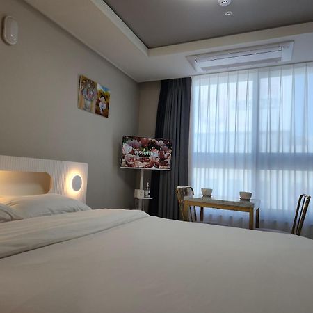 Daegu Star B&B Dsr Hotel Lily Guestroom Exteriér fotografie