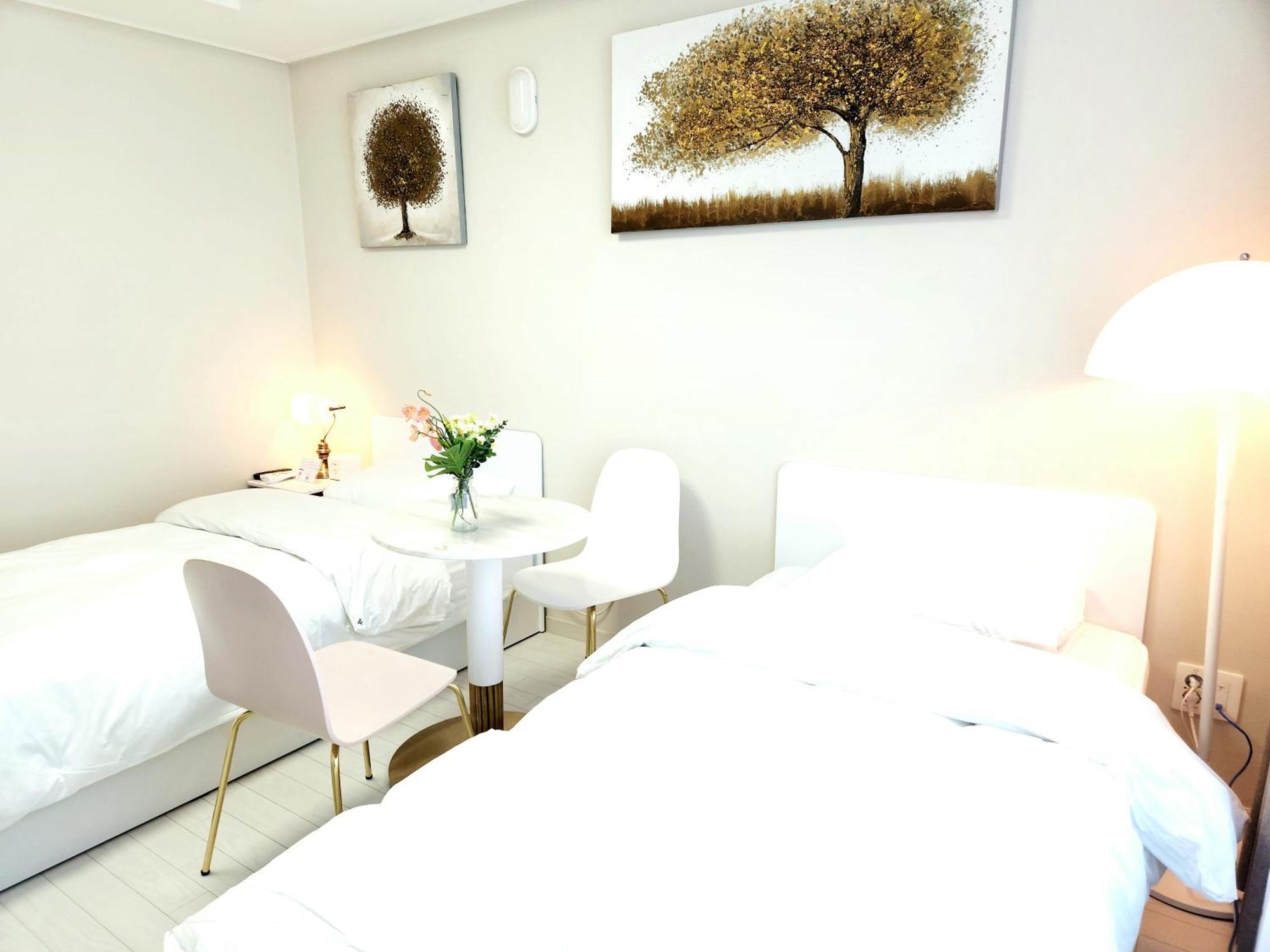 Daegu Star B&B Dsr Hotel Lily Guestroom Pokoj fotografie